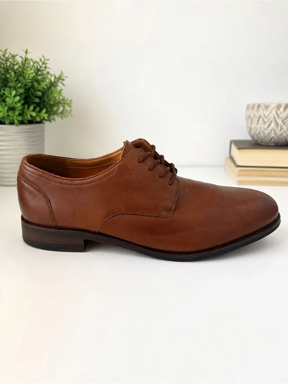 Clarks Men's Cushion Plus Brown Leather Oxfords 9.5 Derby Dress Shoes Flow Plain